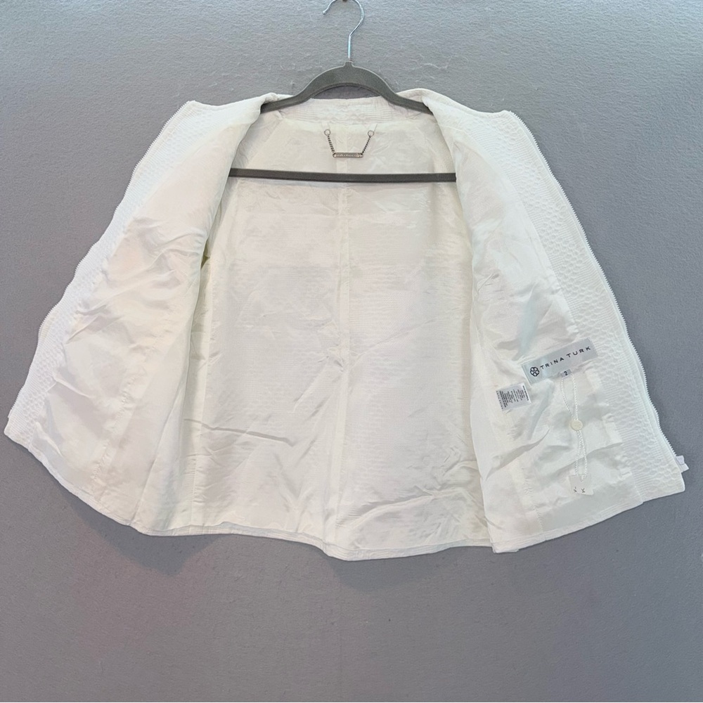 Trina Turk NWOT women’s white textured full zip swing jacket 1/2 sleeve blazer 2 - Picture 11 of 11